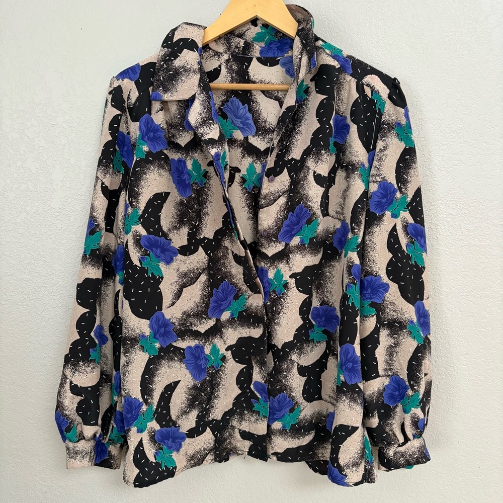 Vintage Patterned Women's button down Top